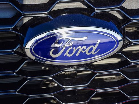 Used 2025 Ford Explorer ST-Line w/ Premium Package image 11