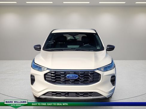 Used 2024 Ford Escape ST-Line w/ Tech Pack #1 FWD image 9