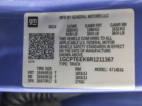 Used 2024 Chevrolet Colorado Trail Boss w/ Technology Package image 48