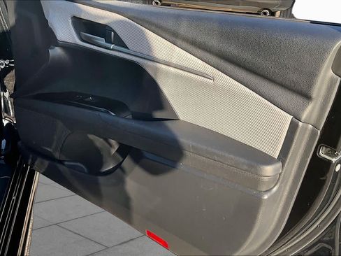 Used 2025 Toyota Camry SE FWD image 22