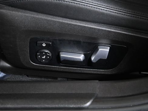 Used 2021 BMW 330e xDrive w/ Convenience Package image 27