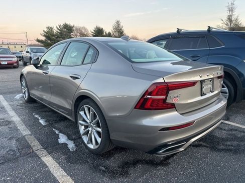 Certified 2021 Volvo S60 T5 Momentum w/ Premium Package image 5