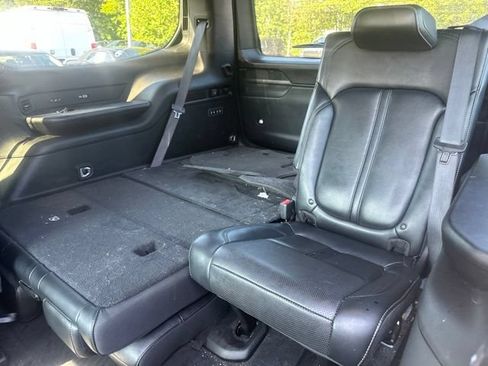 Used 2022 Jeep Wagoneer Series III w/ Premium Group I AWD/4WD image 12