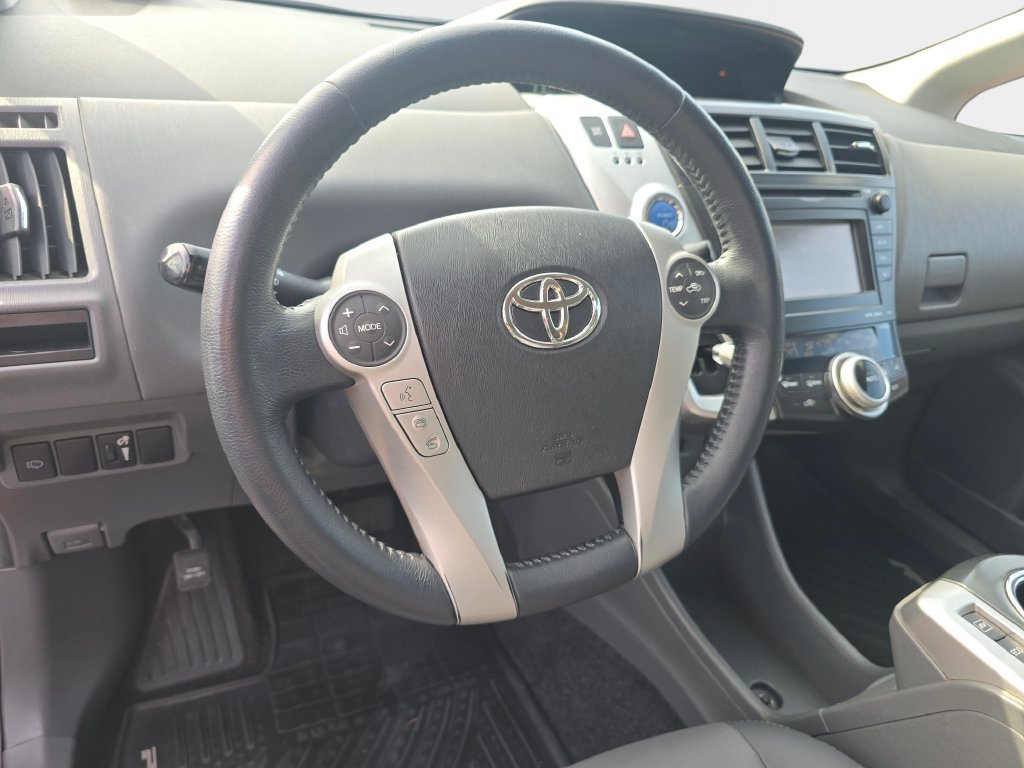 Used 2014 Toyota Prius V Five FWD image 19