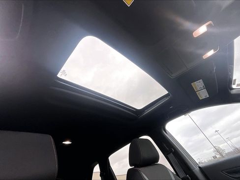 Used 2025 Honda CR-V Sport image 12