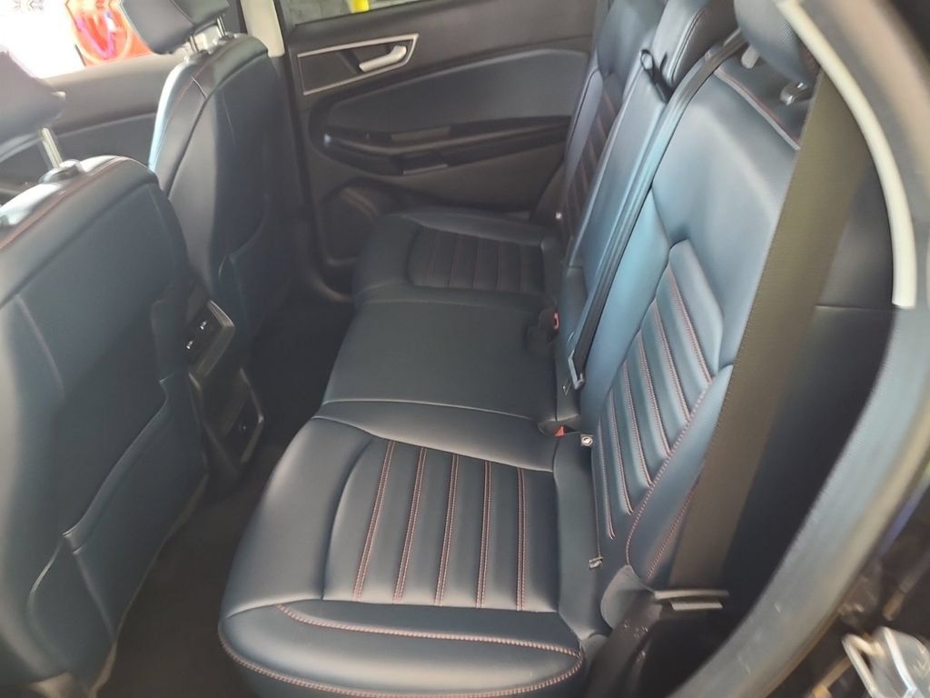 Used 2023 Ford Edge SEL w/ Sport Appearance Package AWD/4WD image 6