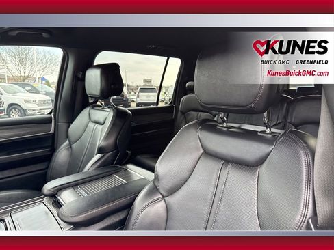 Used 2024 Jeep Wagoneer L Series II w/ Flexible Seating Group AWD/4WD image 17