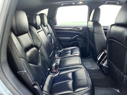 Used 2018 Porsche Cayenne S image 27