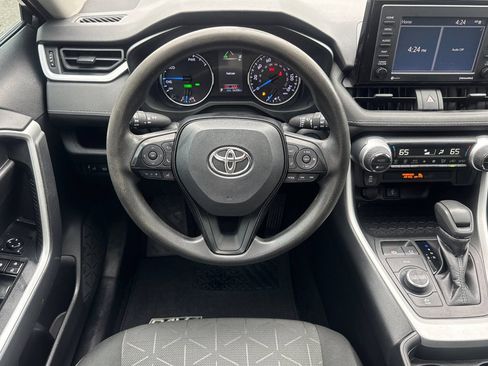 Used 2021 Toyota RAV4 XLE w/ Convenience Package AWD/4WD image 14
