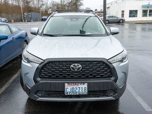 Used 2023 Toyota Corolla Cross LE w/ Moonroof Package image 2