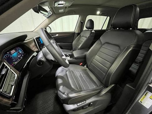 Used 2024 Volkswagen Atlas SEL AWD/4WD image 10