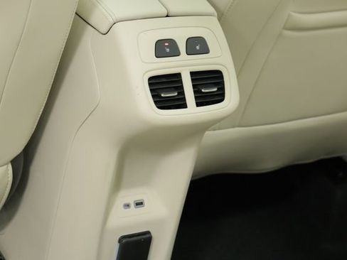 Used 2022 Buick Envision Avenir w/ Technology Package II image 37