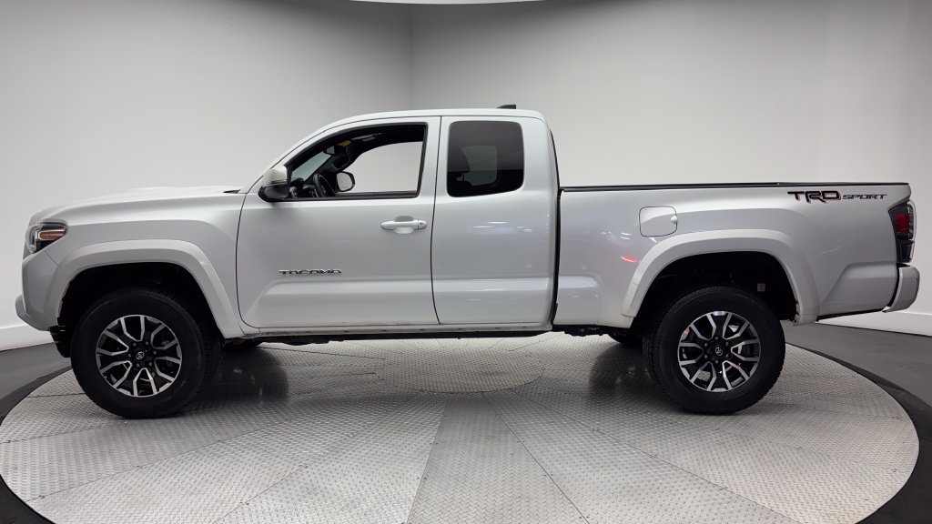 Used 2022 Toyota Tacoma TRD Sport RWD image 5