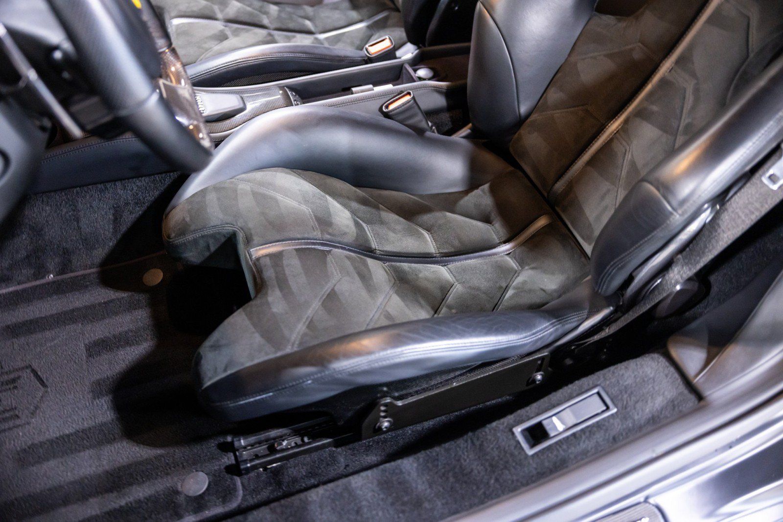 Used 2011 Ferrari 458 Italia Coupe RWD image 42