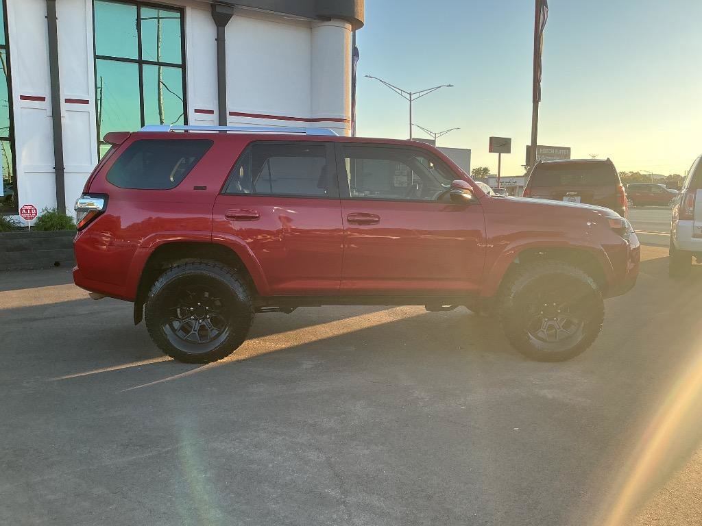 Used 2018 Toyota 4Runner SR5 Premium RWD image 8