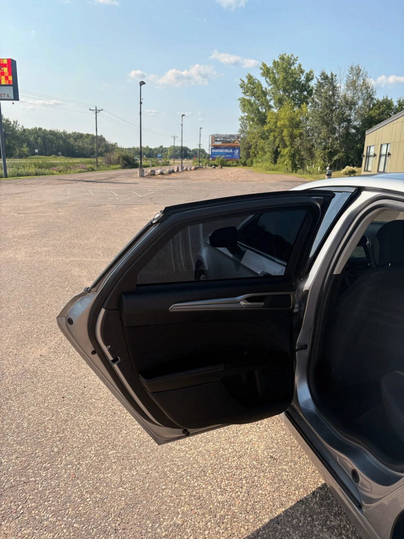 Used 2020 Ford Fusion SE FWD image 31