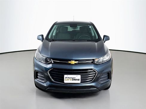 Used 2022 Chevrolet Trax LS w/ Tint and Cruise Package image 4