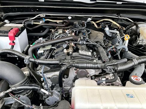 Used 2025 Toyota Tacoma Limited image 35