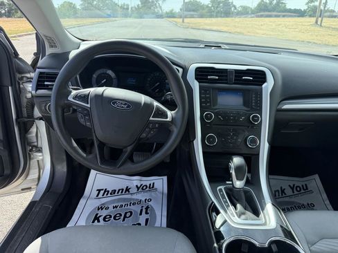 Used 2016 Ford Fusion S FWD image 13
