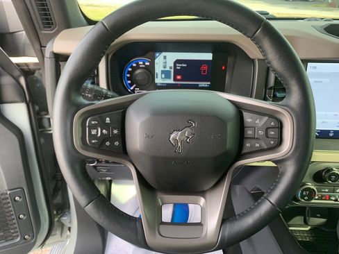 Used 2024 Ford Bronco Wildtrak image 17