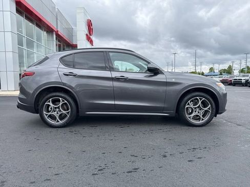 Used 2022 Alfa Romeo Stelvio Ti w/ Active Assist Plus Package AWD/4WD image 8