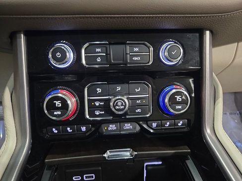 Used 2022 GMC Yukon Denali image 25