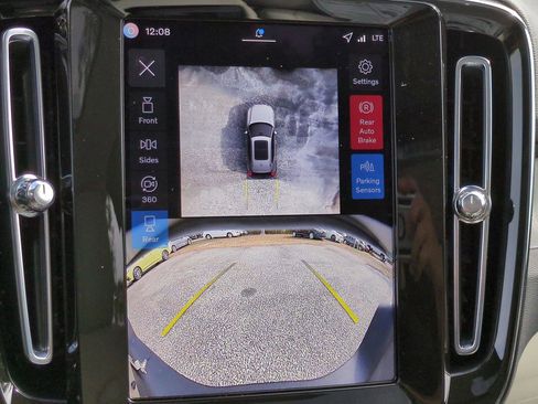 New 2026 Volvo XC40 B5 Plus w/ Protection Package Premier image 17