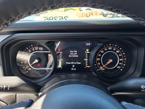 New 2025 Jeep Gladiator Willys image 17