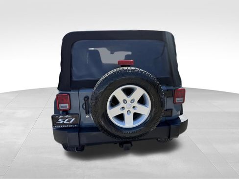 Used 2015 Jeep Wrangler Unlimited Sport w/ Quick Order Package 23S AWD/4WD image 4