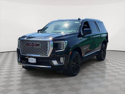 Used 2023 GMC Yukon Denali w/ Denali Reserve Package AWD/4WD image 3