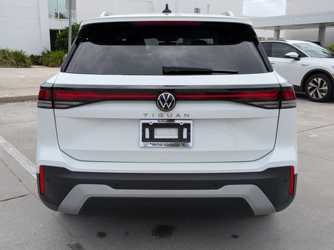 Used 2026 Volkswagen Tiguan S FWD image 4