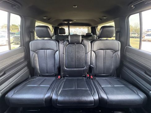 Used 2023 Jeep Wagoneer L Series II image 29