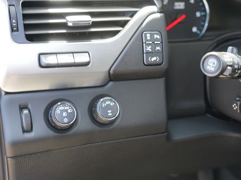 Used 2020 Chevrolet Suburban Premier AWD/4WD image 16