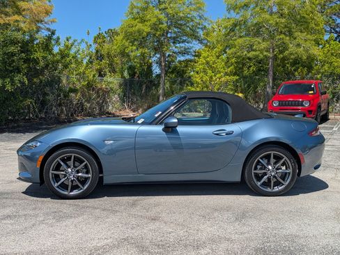 Used 2017 MAZDA MX-5 Miata Grand Touring RWD image 2