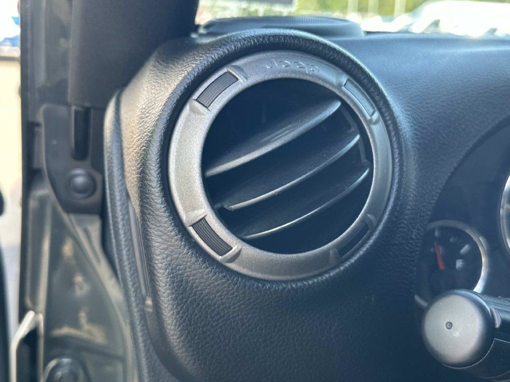 Used 2015 Jeep Wrangler Sport AWD/4WD image 27