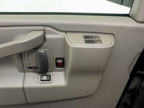 Used 2017 Chevrolet Express 3500 LT w/ LT Preferred Equipment Group image 21