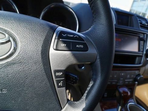 Used 2013 Toyota Highlander Limited image 50