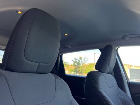Used 2019 Jeep Cherokee Latitude w/ Popular Appearance Group AWD/4WD image 19