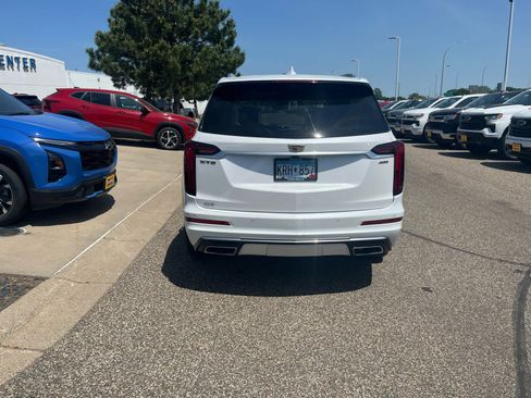 Used 2023 Cadillac XT6 Premium Luxury w/ Technology Package AWD/4WD image 5