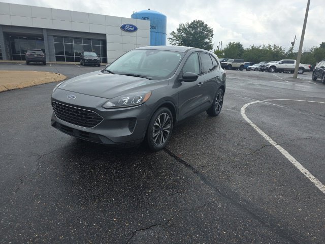 Certified 2022 Ford Escape SE w/ SE Sport Appearance Package FWD image 7