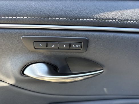 Used 2025 Lexus ES 350 w/ Premium Package image 19