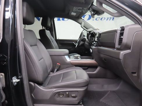 Used 2024 GMC Sierra 3500 SLT w/ SLT Premium Package image 29