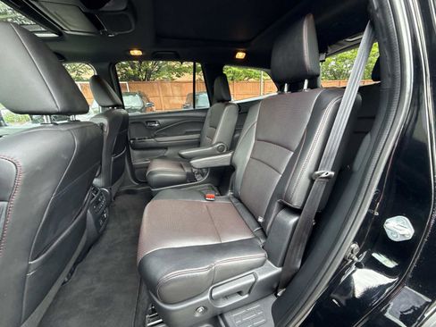 Certified 2022 Honda Pilot Black Edition image 14