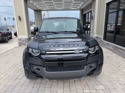 Used 2023 Land Rover Defender 110 V8 image 44