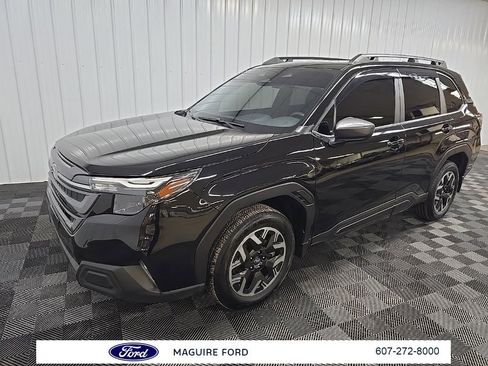 Used 2025 Subaru Forester Premium image 10