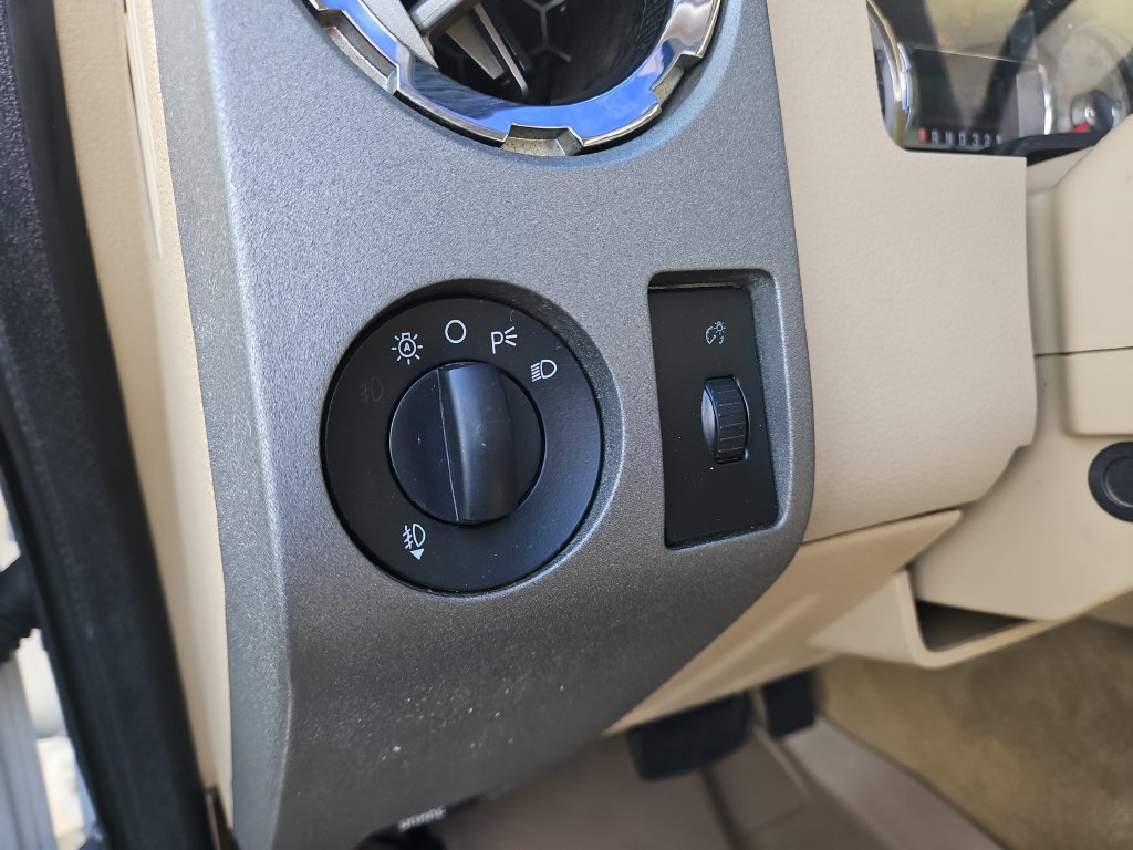 Used 2010 Ford F350 Lariat AWD/4WD image 22
