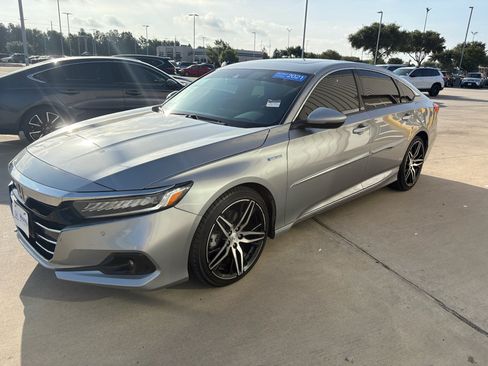 Certified 2021 Honda Accord Touring image 4