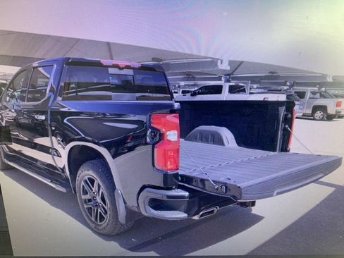 Used 2020 Chevrolet Silverado 1500 High Country w/ Technology Package image 5