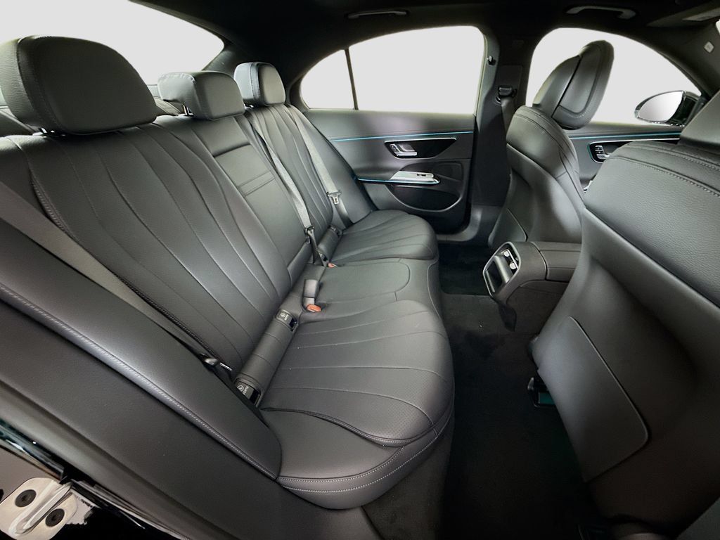 Used 2026 Mercedes-Benz E 350 4MATIC Sedan image 27