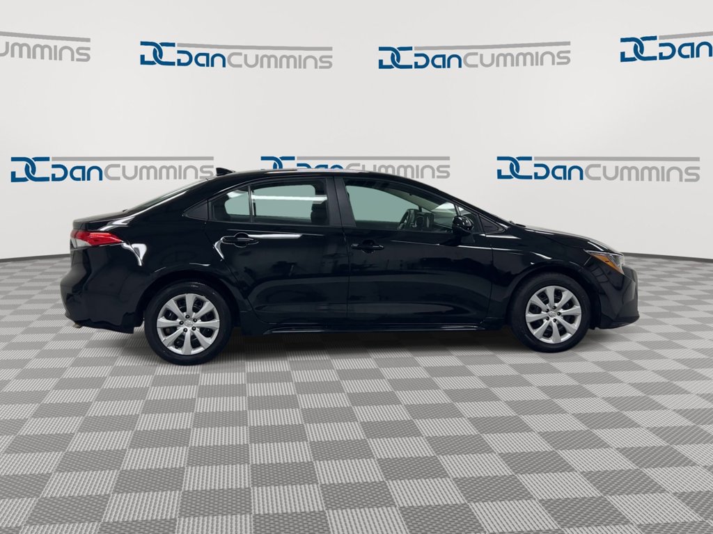 Used 2025 Toyota Corolla LE FWD image 9